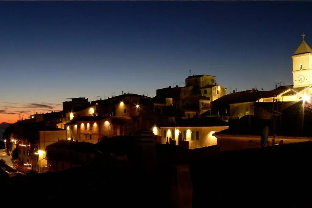 Casa Dei Canali, Sulla Piazza Del Paese - Services Included Capoliveri  Apartament Capoliveri (Isola d'Elba)